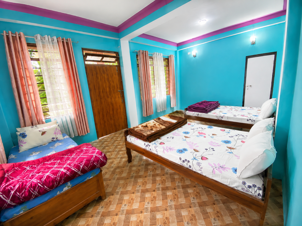 CANDOLINE HOMESTAY DOUBLE BEDROOMS (1)